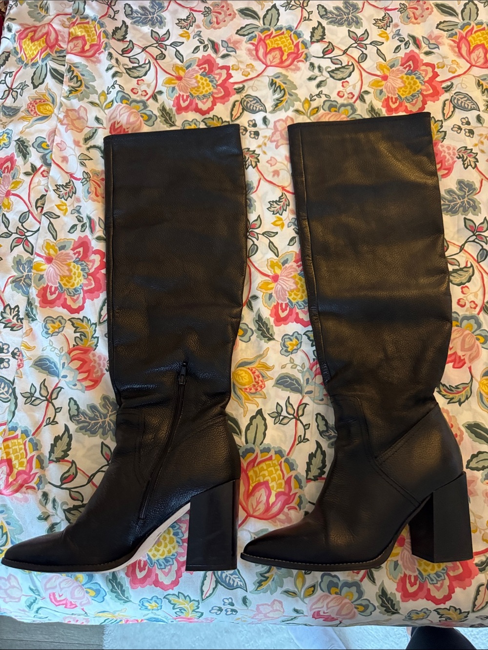 Women's Black Knee-High Block Heel Boots